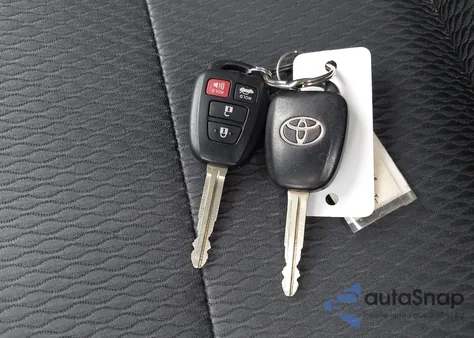 2018 Toyota Corolla Le from USA, damaged, VIN 2T1BURHE2JC975205